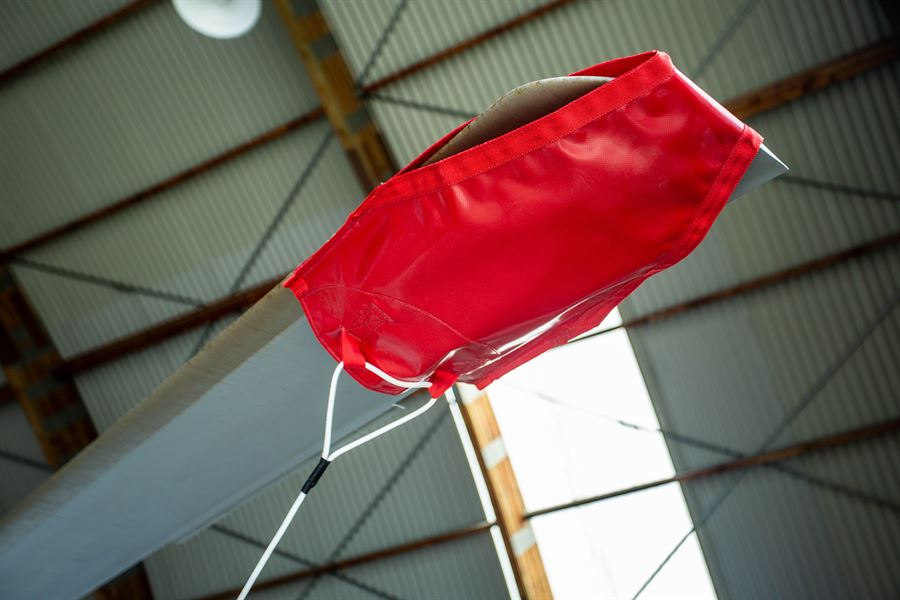 EC120 blade tie downs – set of 3 made from bright-coloured webbing for high visibility and rotor blade security. Part number GEN-2301-21-13.