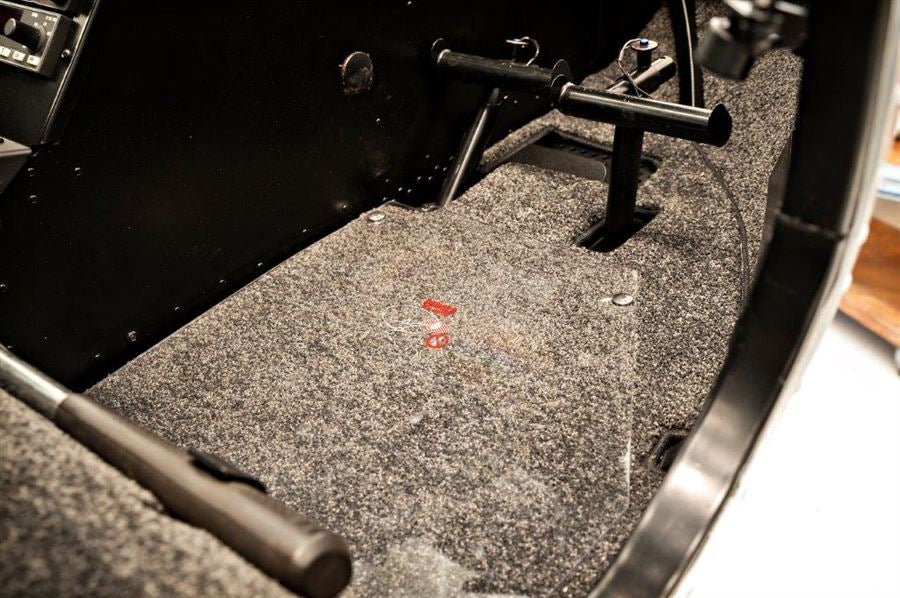 Robinson R66 plush WN-120 carpet set with Perspex heel mats