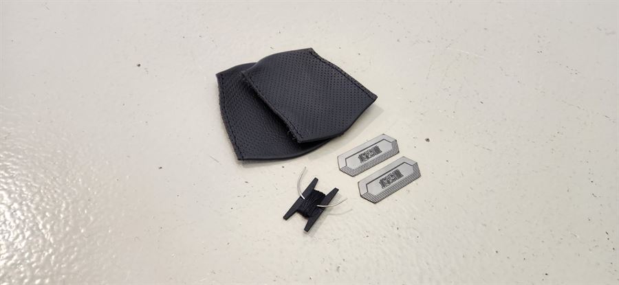 C182/A/B Leather Control Wheel Grip Covers, Badge Assy