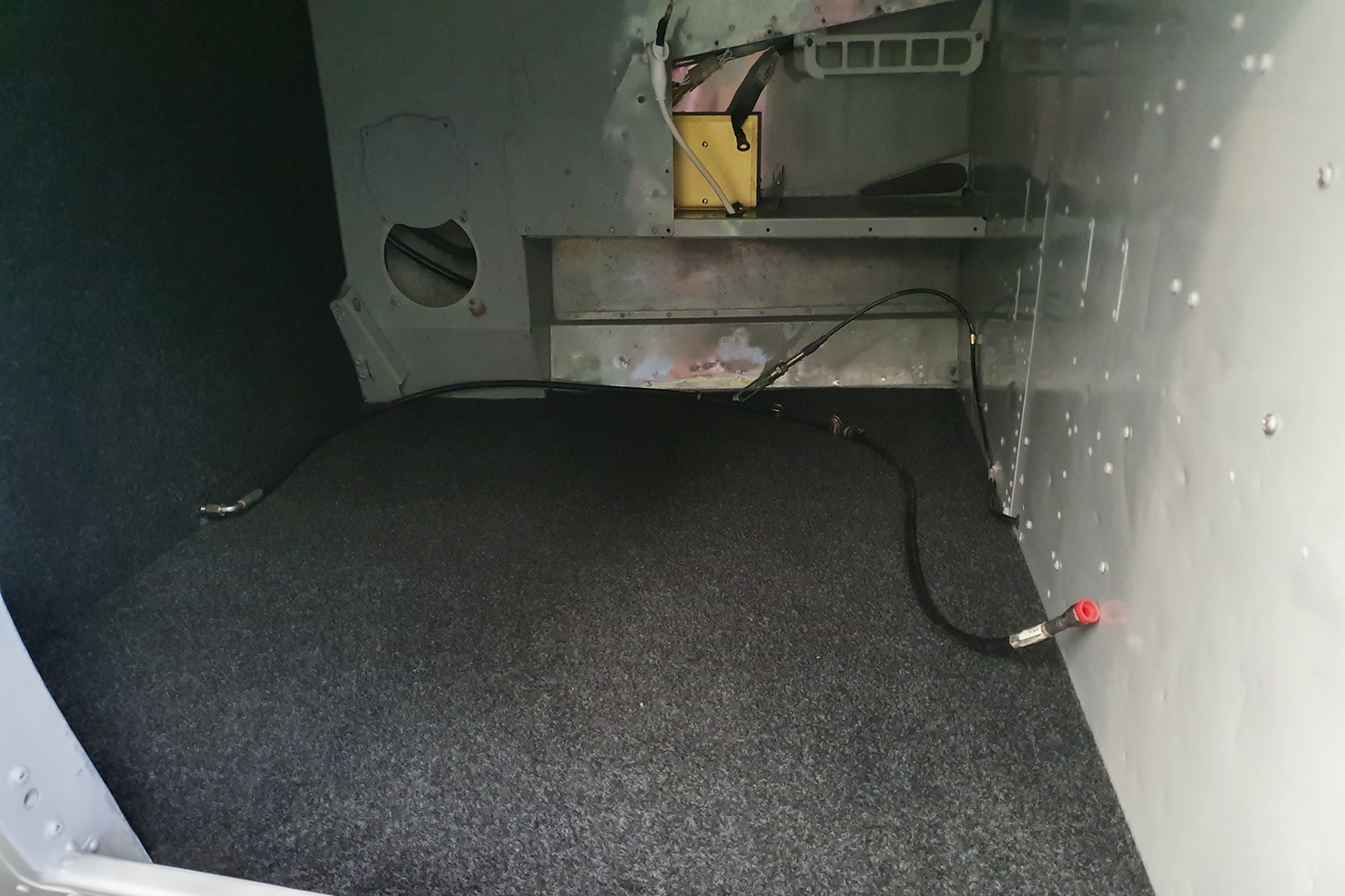 R66 baggage compartment linings with velcro attachments