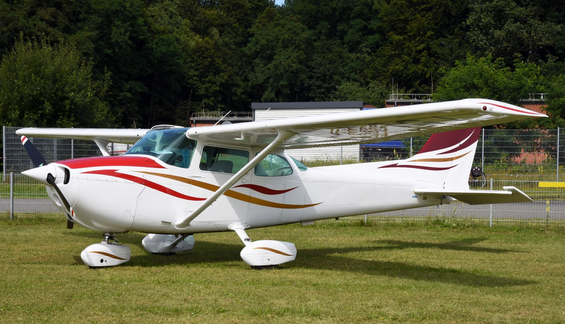 Cessna F172N Interior
