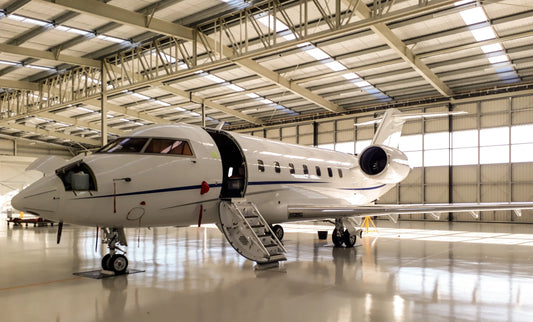 Bombardier Challenger 604 private jet Interior