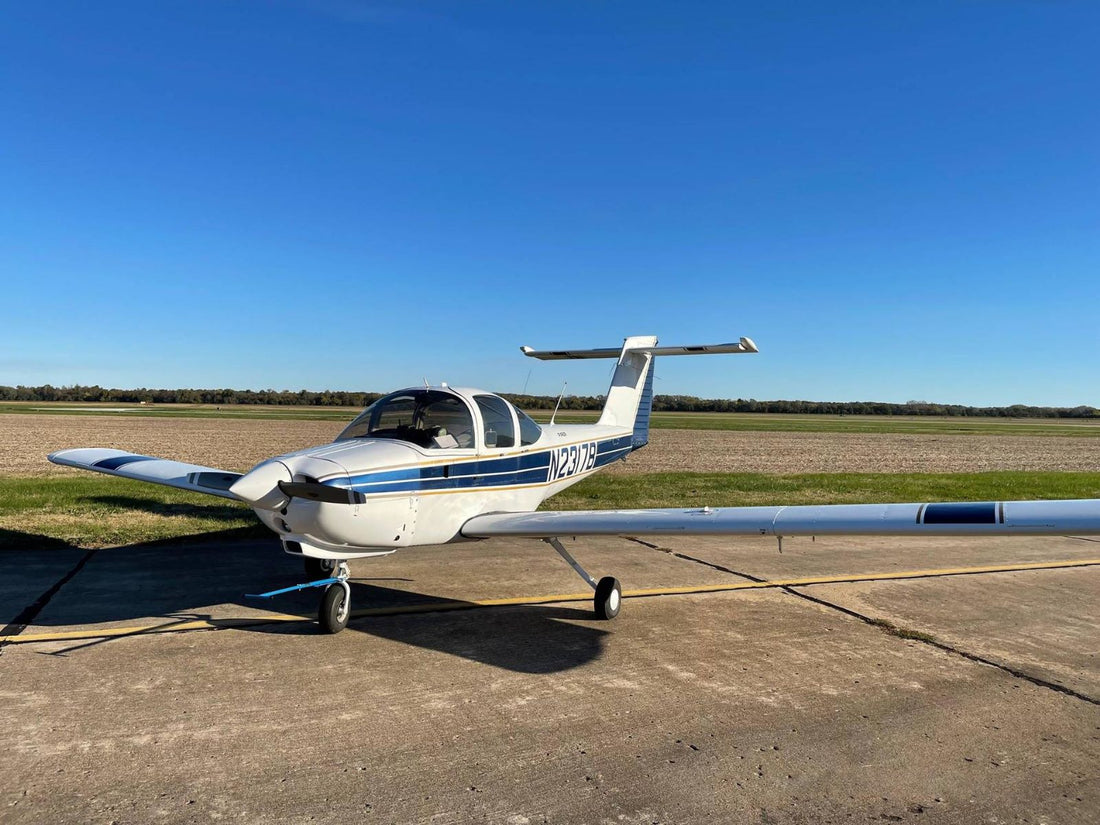 Piper PA-38 Aircraft Interior