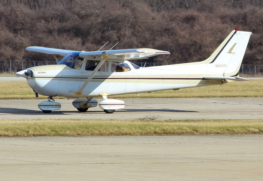 Cessna 172P Skyhawk interior
