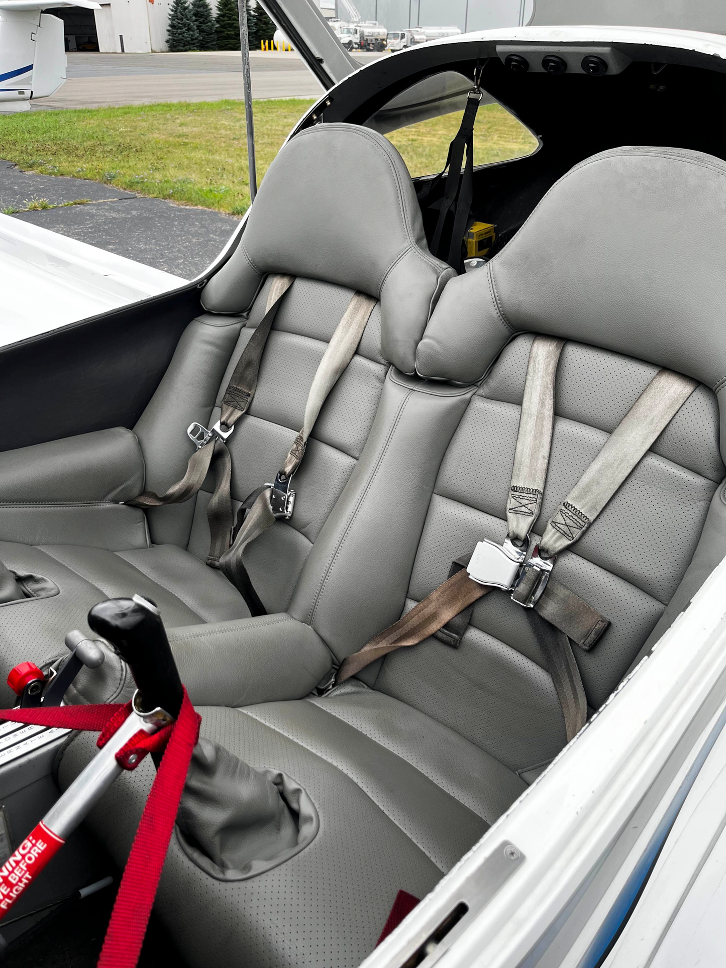 Seat Upholstery for Diamond DA-20 – aviation leather, includes backrest, bottom, and headrest covers, CFR 14 23.853(a) compliant