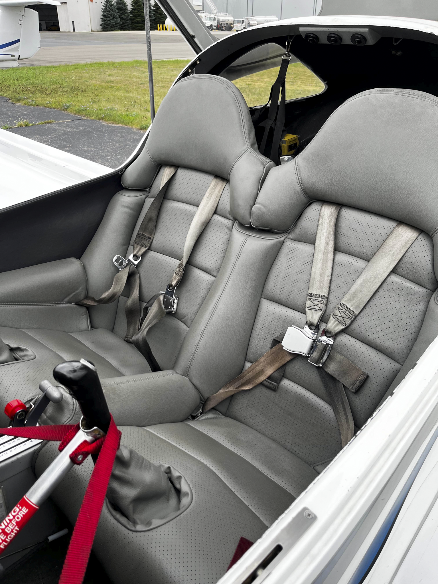 Seat Upholstery for Diamond DA-20 – aviation leather, includes backrest, bottom, and headrest covers, CFR 14 23.853(a) compliant